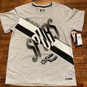 San Antonio Spurs Youth Medium t-shirt.